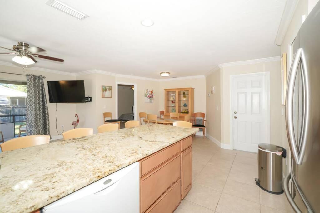 Villa Pet-Friendly, King Bed, Close to Siesta Beach, Restaurants, Shopping Sarasota Exterior foto